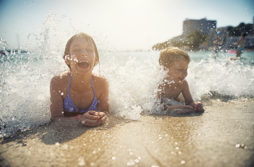 Recomendaciones para cuidar los oídos en temporada de playas y piscinas